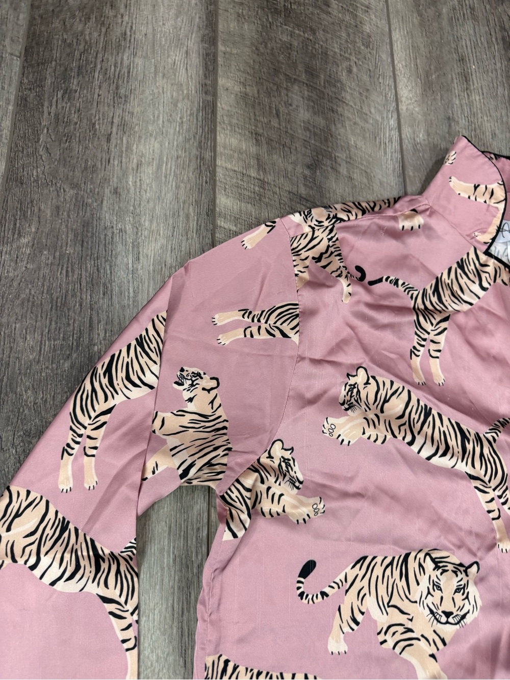 Averie Pink Tiger Dalia PJ Set - Picture 6 of 11
